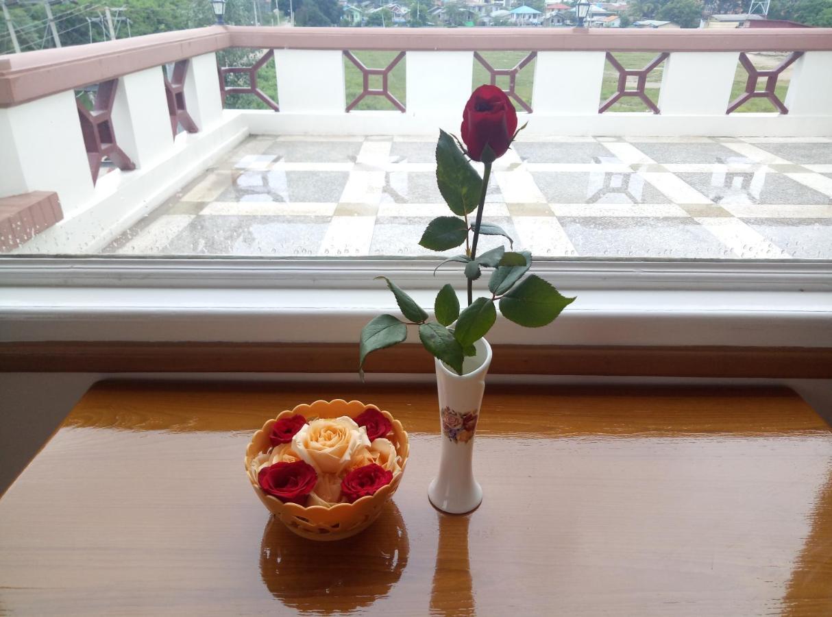 Five One Star Hotel Nyaung Shwe Eksteriør bilde